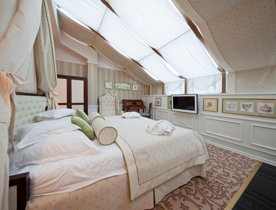Luxury Suite